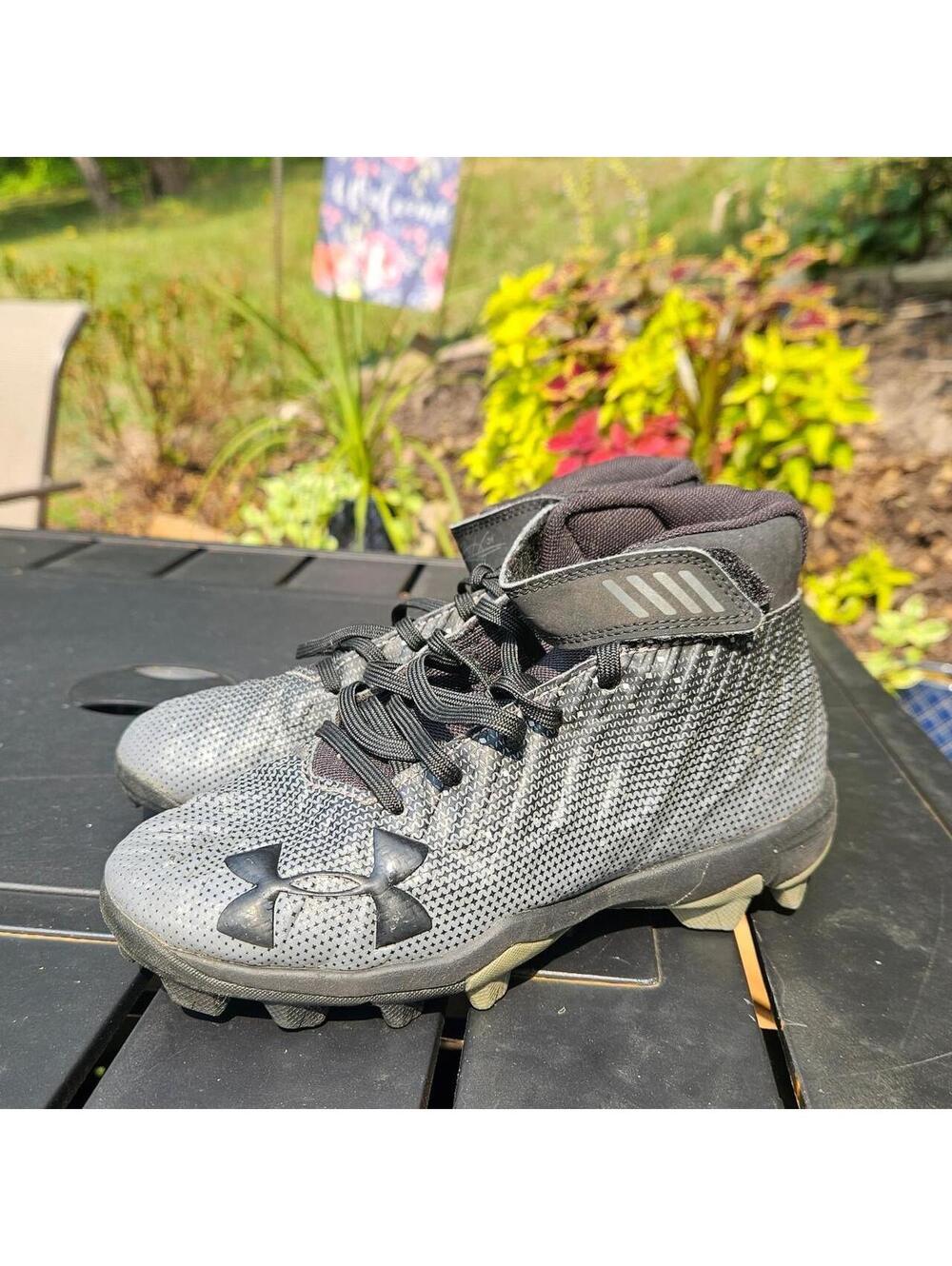 Under Armour Kid's Black and Grey Other-footwear